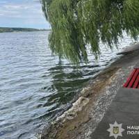 Трагічна знахідка у Тернополі: зі ставу дістали тіло жінки