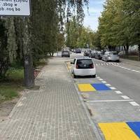 Синьо-жовті паркувальні місця у Польщі викликали обговорення в соцмережах