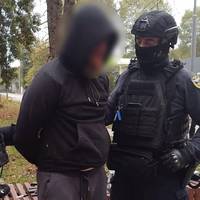 У Тернополі чоловік погрожував людям пістолетом
