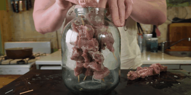 Шашлик в банці. За цим рецептом, виходить навіть смачнішим від звичайного